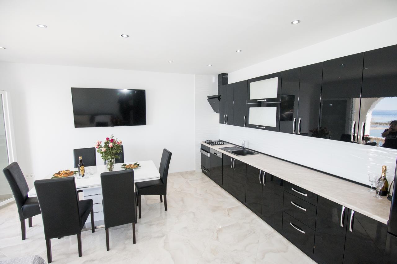 Апартаменты Apartman Horizont Омиш Экстерьер фото